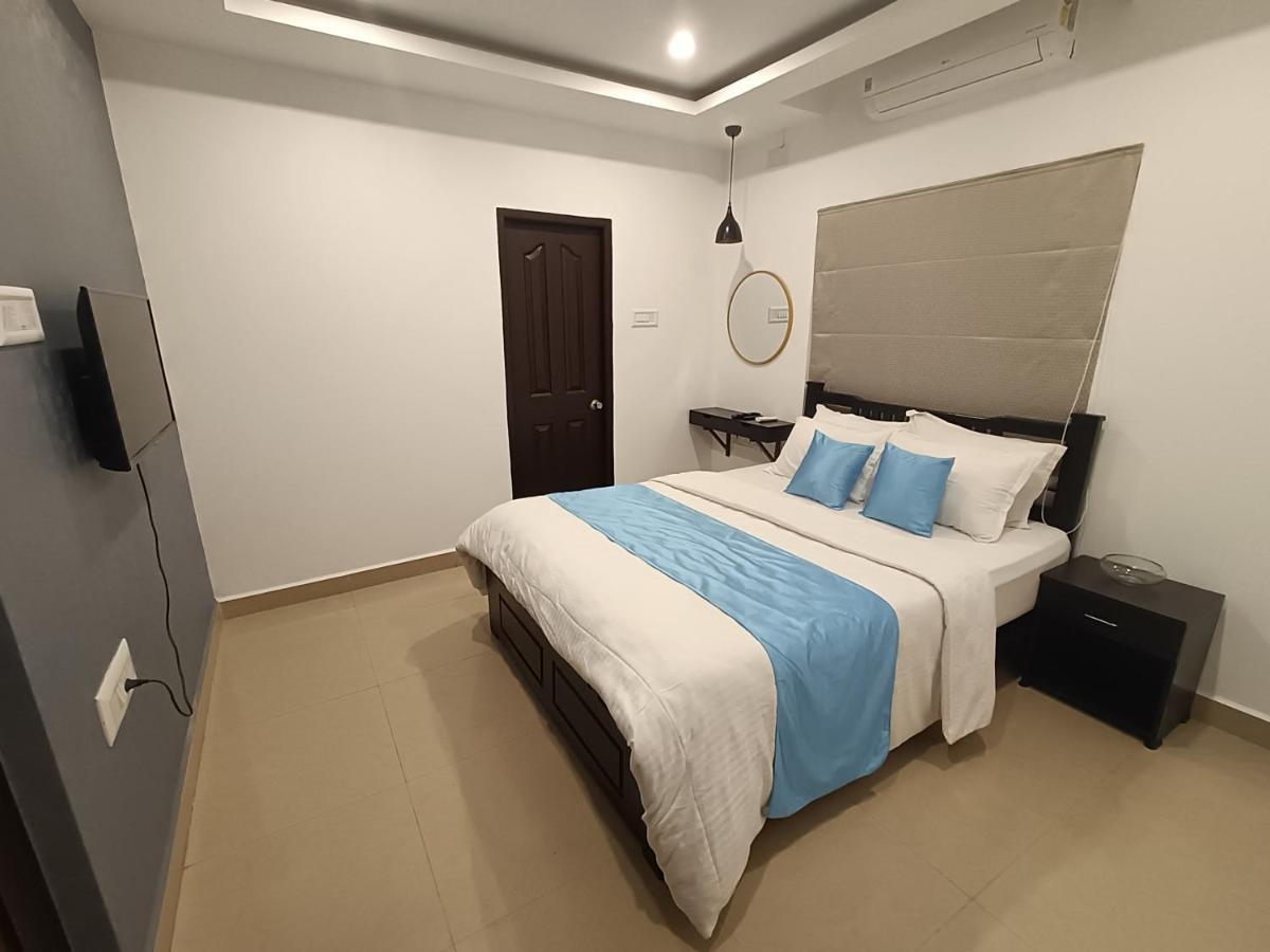 Hotel Brick Castle à Chennai Extérieur photo