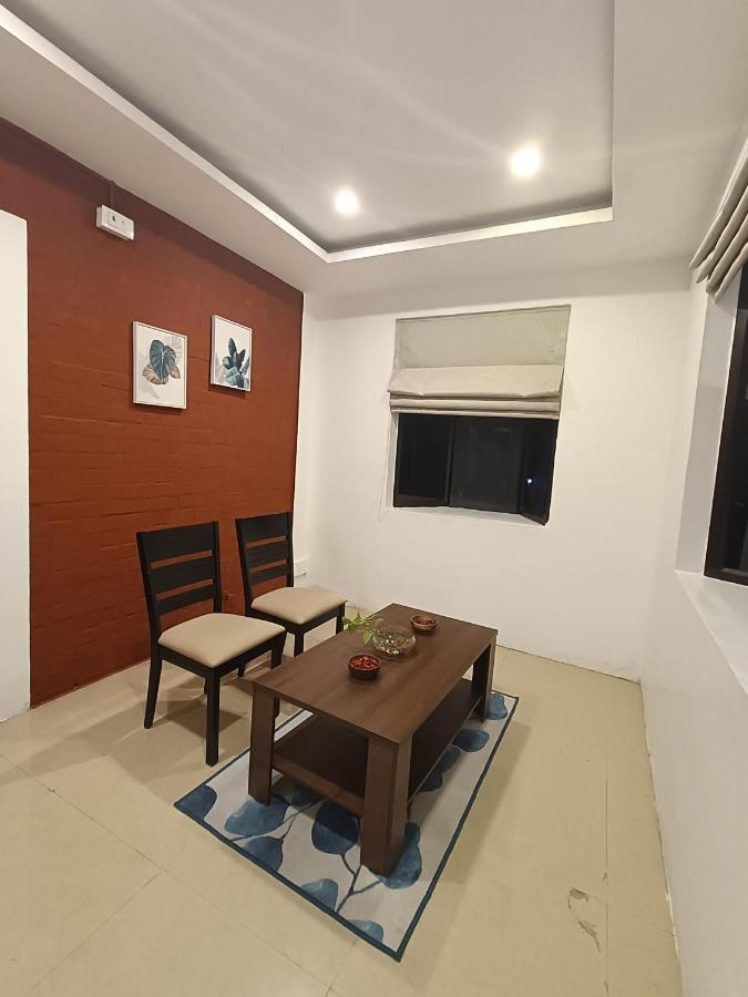 Hotel Brick Castle à Chennai Extérieur photo