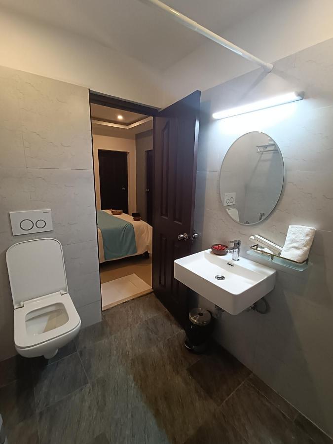 Hotel Brick Castle à Chennai Extérieur photo