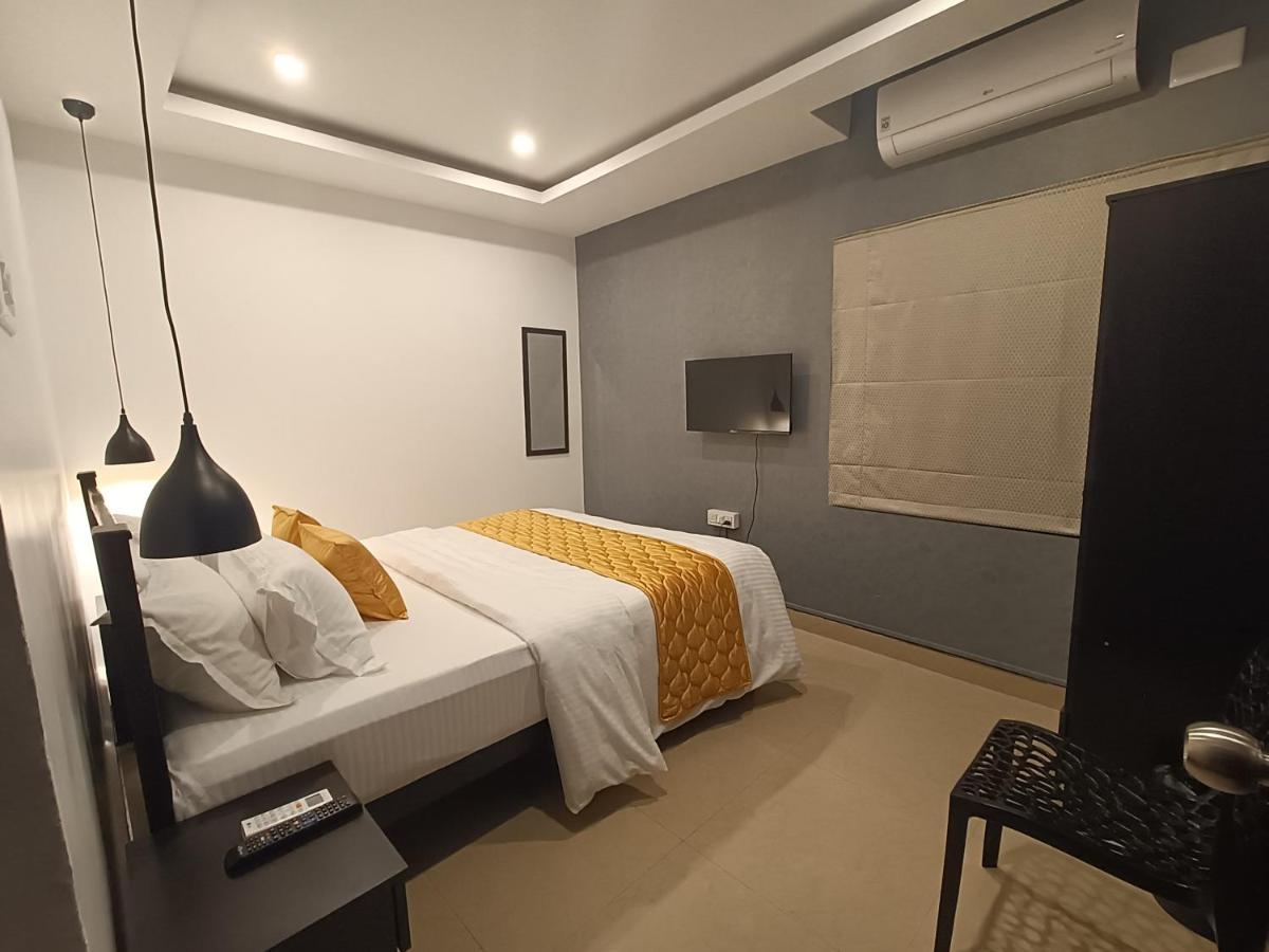 Hotel Brick Castle à Chennai Extérieur photo