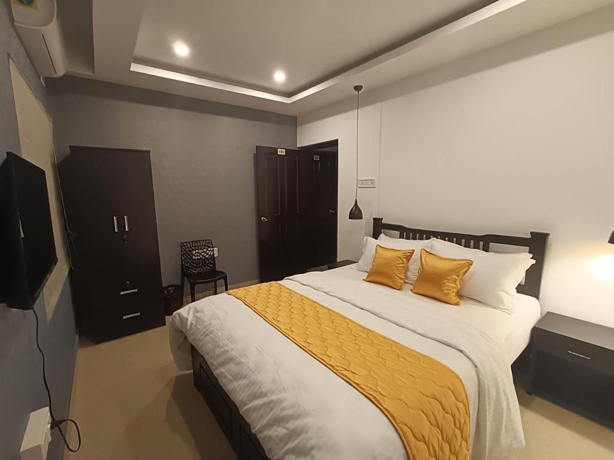 Hotel Brick Castle à Chennai Extérieur photo